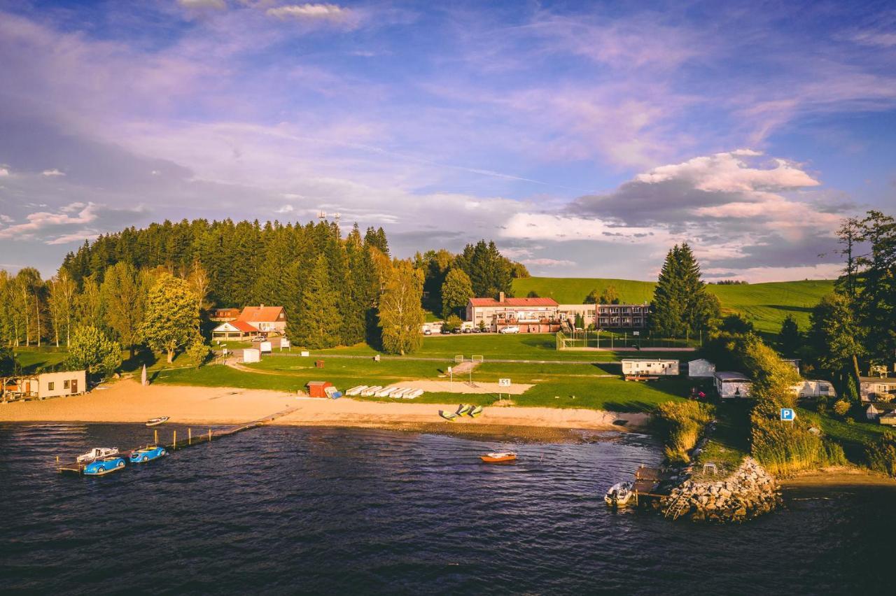 Hotel Racek Černá v Pošumaví Eksteriør billede