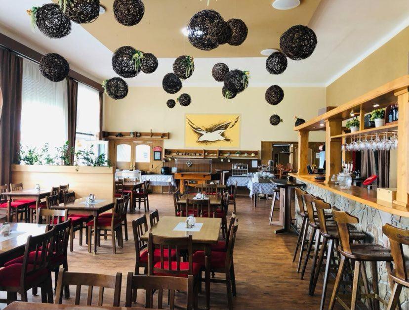 Hotel Racek Černá v Pošumaví Eksteriør billede