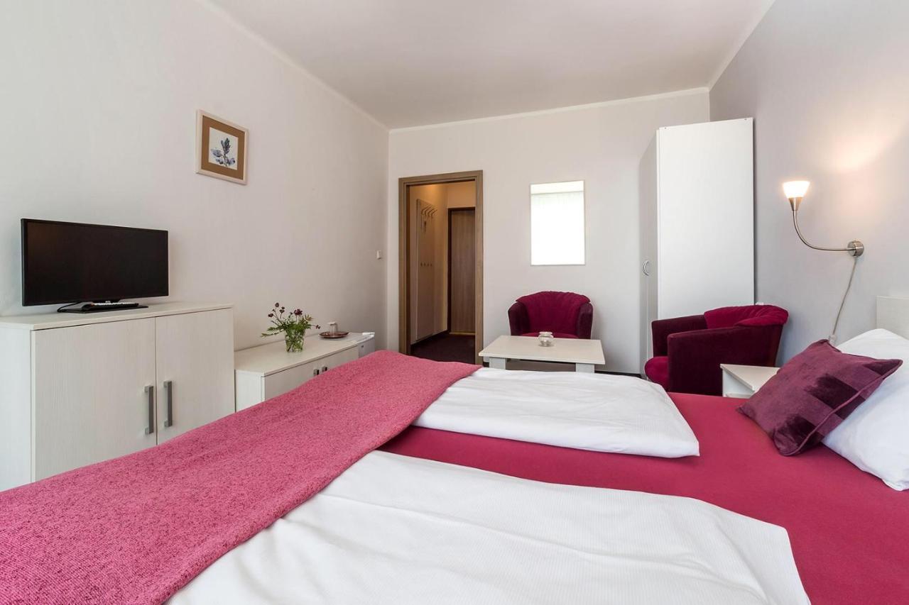 Hotel Racek Černá v Pošumaví Eksteriør billede