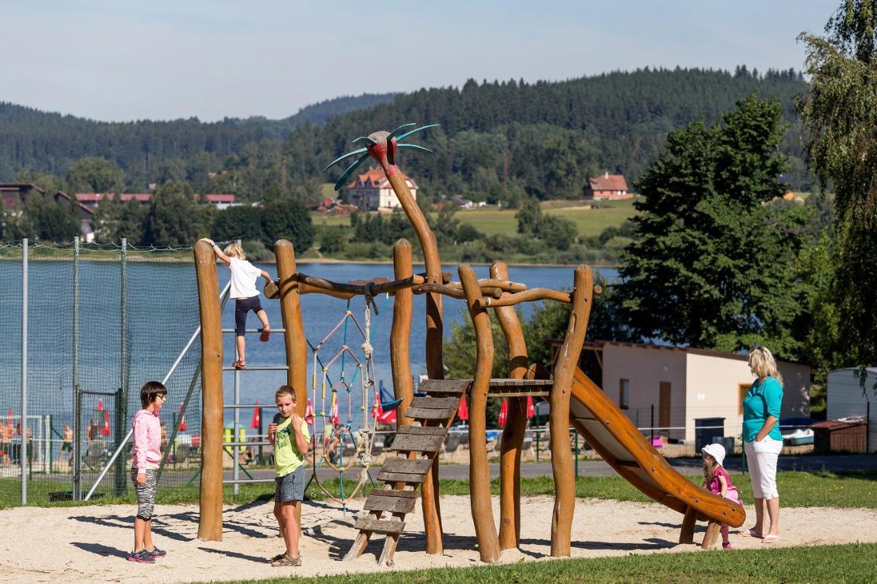 Hotel Racek Černá v Pošumaví Eksteriør billede